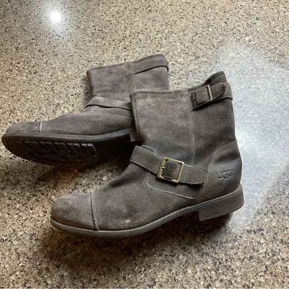 UGG | Shoes | Ugg Brown Lancing 05714 Suede Cap Toe Pull On  display picture 1
